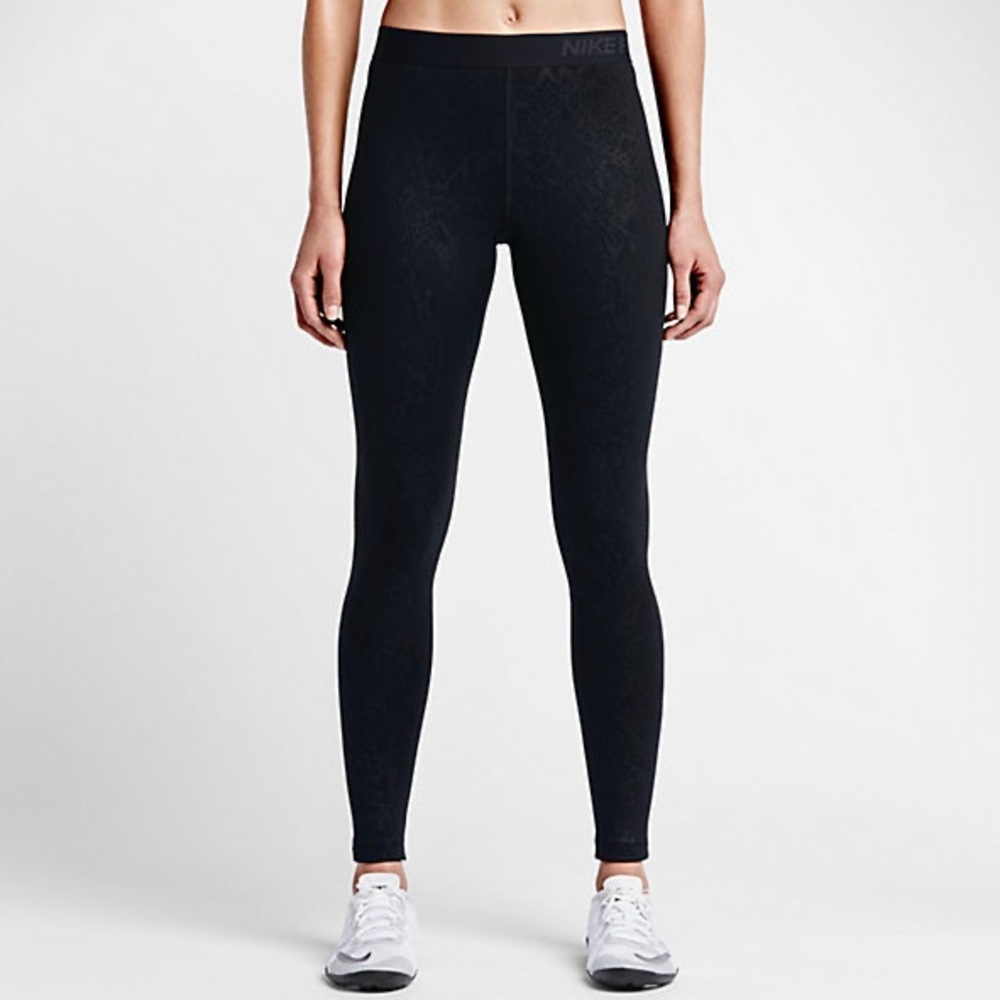 NWOT - Nike Pro Warm Embossed Vixen Training Tights in Black